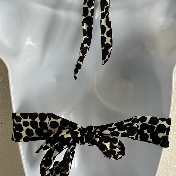 3/$20 Victoria’s Secret Bikini Top - Picture 7 of 9